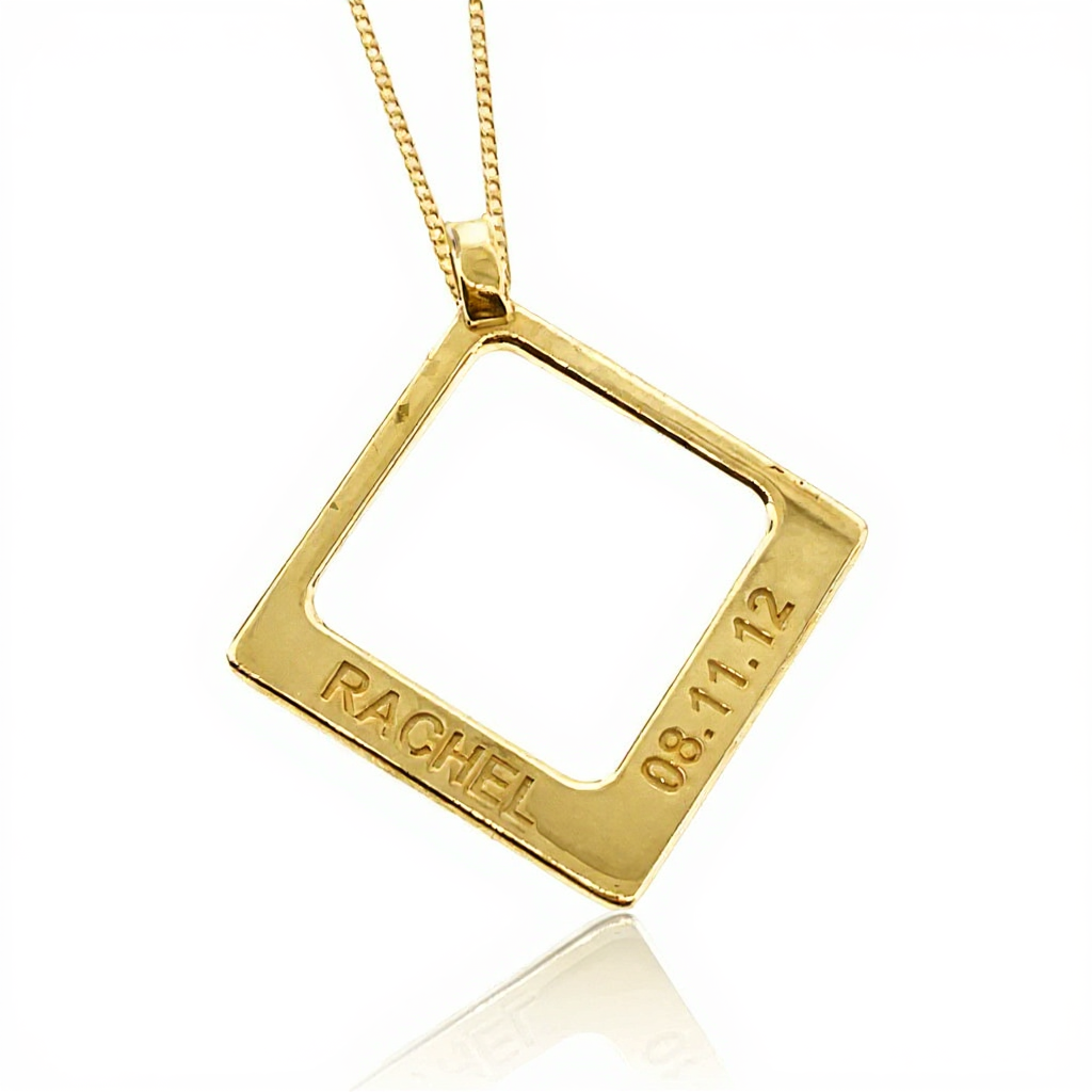 Name necklace pendant square uneik yellow gold