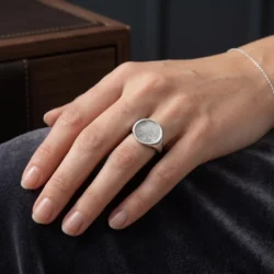 Alternative view of Personalised Horizontal Oval Fingerprint Signet Ring - Sterling Silver | Sentimental Memorial - Fingerprint Jewellery