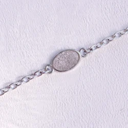 Alternative view of Oval Fingerprint Disk on 2.5mm oval belcher 9ct Yellow Gold
