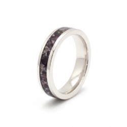 Memorial ashes jewellery to remember your loved ones. Cremation jewellery.