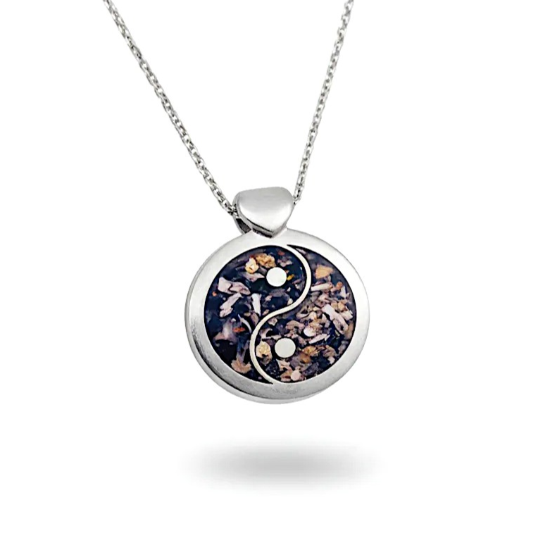 Memorial ashes jewellery to remember your loved ones. Cremation jewellery.