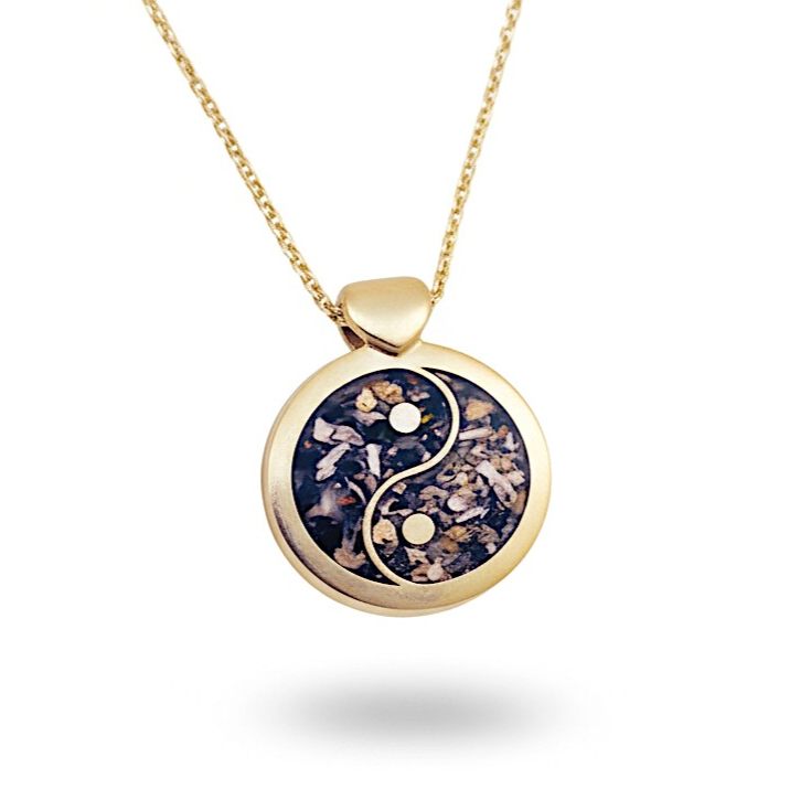 Memorial ashes jewellery to remember your loved ones. Cremation jewellery.